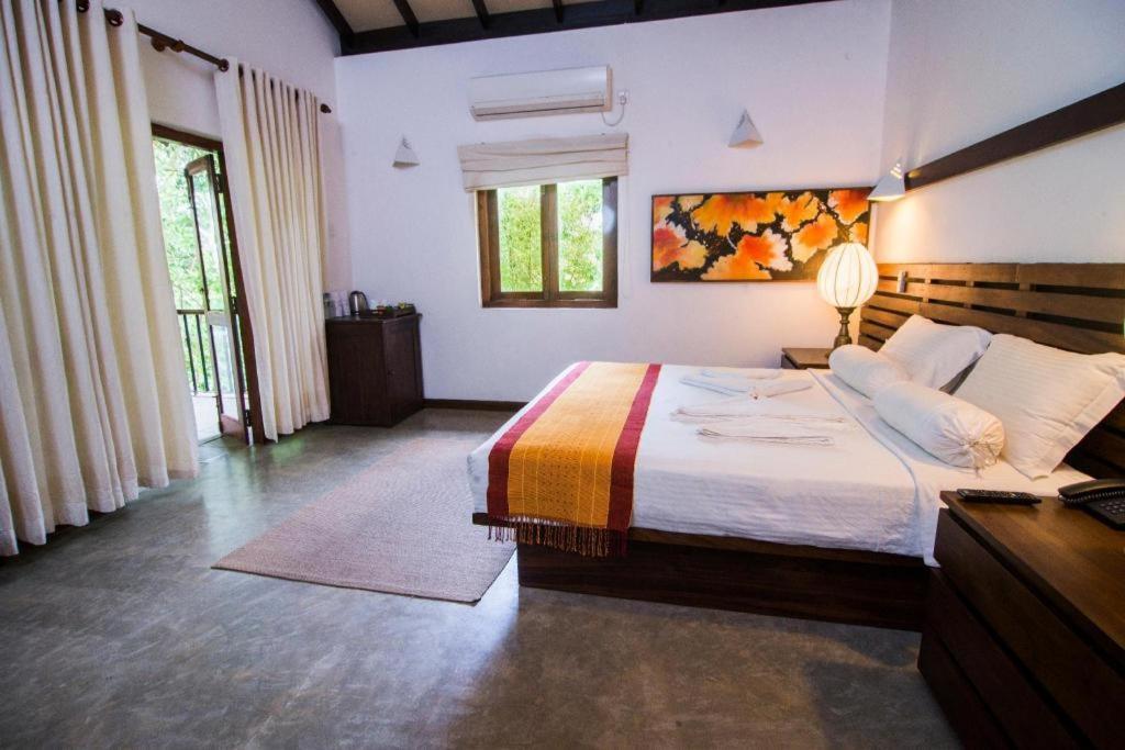 Roman Lake Ayurveda Boutique Resort Ahungalla Exterior photo
